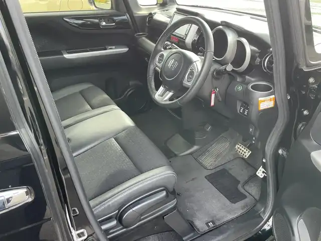 ホンダ Ｎ ＢＯＸ カスタム G ターボ Lパッケージ 福島県 2015(平27)年 7.6万km スマートブラック 純正ナビゲーション/型番：VXM-152VFi/【CD/DVD/SD/USB/BT/TV】/バックカメラ/ETC/両側電動スライドドア/前席シートヒーター/クルーズコントロール/パドルシフト/ステアリングリモコン/ドアハンドルプロテクター/HIDオートライト/シートバックテーブル/リアドアサンシェード/純正フロアマット/ドアバイザー