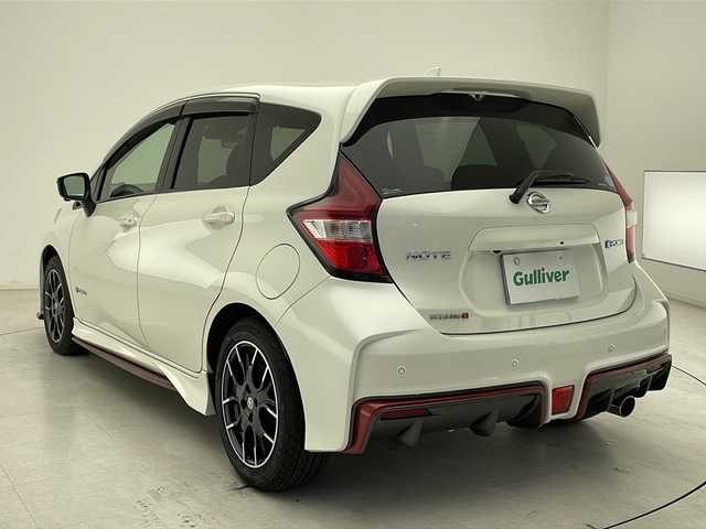 日産 ノート e－パワー ニスモ 千葉県 2018(平30)年 5.3万km 白 衝突軽減ブレーキ/レーンキープアシスト/純正SDナビ/（フルセグ/Bluetooth/FM/AM）/全方位カメラ/バックカメラ/ETC/純正アルミホイール/純正フロアマット/ドライブレコーダー（前後）/デジタルインナーミラー/LEDヘッドライト