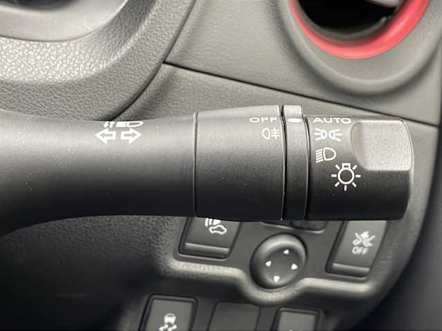 日産 ノート e－パワー ニスモ 千葉県 2018(平30)年 5.3万km 白 衝突軽減ブレーキ/レーンキープアシスト/純正SDナビ/（フルセグ/Bluetooth/FM/AM）/全方位カメラ/バックカメラ/ETC/純正アルミホイール/純正フロアマット/ドライブレコーダー（前後）/デジタルインナーミラー/LEDヘッドライト