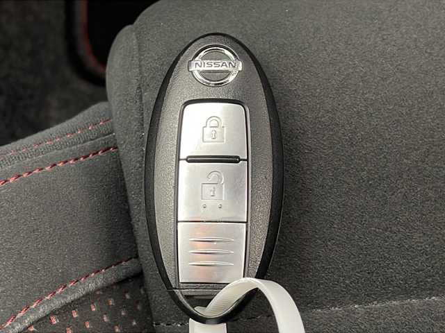 日産 ノート e－パワー ニスモ 千葉県 2018(平30)年 5.3万km 白 衝突軽減ブレーキ/レーンキープアシスト/純正SDナビ/（フルセグ/Bluetooth/FM/AM）/全方位カメラ/バックカメラ/ETC/純正アルミホイール/純正フロアマット/ドライブレコーダー（前後）/デジタルインナーミラー/LEDヘッドライト