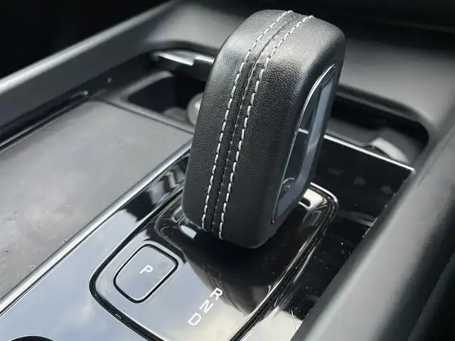 ボルボ ボルボ ＸＣ６０ B6 AWD Rデザイン 東京都 2022(令4)年 3.5万km オニキスブラックP ワンオーナー/エアサス車/TRデザイン専用ハーフレザー/全席シートヒーター/純正Googleナビ/ヘッドアップディスプレイ/パワーテールゲート/Harman/Kardonサウンド/アダプティブクルーズコントロール/ブラインドスポットモニター/レーンキープアシスト/衝突被害軽減ブレーキ/360°カメラ/スマートキー/プッシュスタート/サイドエアバック/カーテンエアバック