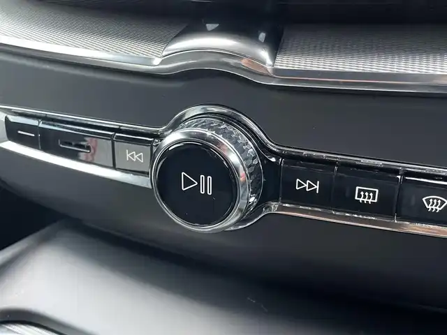 ボルボ ボルボ ＸＣ６０ B6 AWD Rデザイン 東京都 2022(令4)年 3.5万km オニキスブラックP ワンオーナー/エアサス車/TRデザイン専用ハーフレザー/全席シートヒーター/純正Googleナビ/ヘッドアップディスプレイ/パワーテールゲート/Harman/Kardonサウンド/アダプティブクルーズコントロール/ブラインドスポットモニター/レーンキープアシスト/衝突被害軽減ブレーキ/360°カメラ/スマートキー/プッシュスタート/サイドエアバック/カーテンエアバック