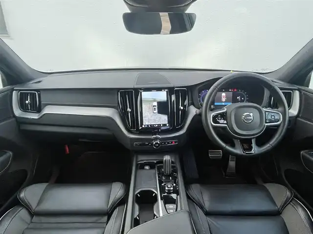 ボルボ ボルボ ＸＣ６０ B6 AWD Rデザイン 東京都 2022(令4)年 3.5万km オニキスブラックP ワンオーナー/エアサス車/TRデザイン専用ハーフレザー/全席シートヒーター/純正Googleナビ/ヘッドアップディスプレイ/パワーテールゲート/Harman/Kardonサウンド/アダプティブクルーズコントロール/ブラインドスポットモニター/レーンキープアシスト/衝突被害軽減ブレーキ/360°カメラ/スマートキー/プッシュスタート/サイドエアバック/カーテンエアバック