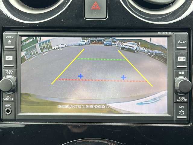 日産 ノート e－パワー X 山梨県 2017(平29)年 6.8万km スーパーブラック エマージェンシーブレーキ/純正ナビ/　(CD/AUX/BT/フルセグ)/バックカメラ/LEDオートライト/社外15インチアルミホイール/オートエアコン/スマートキー/ETC2.0