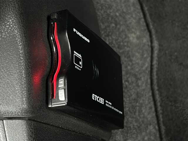 日産 ノート e－パワー X 山梨県 2017(平29)年 6.8万km スーパーブラック エマージェンシーブレーキ/純正ナビ/　(CD/AUX/BT/フルセグ)/バックカメラ/LEDオートライト/社外15インチアルミホイール/オートエアコン/スマートキー/ETC2.0