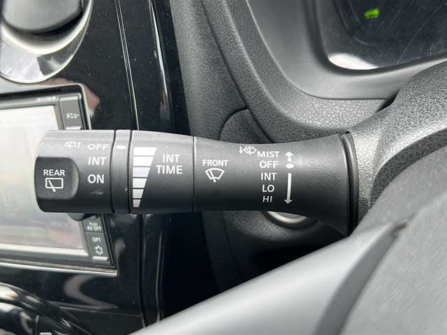 日産 ノート e－パワー X 山梨県 2017(平29)年 6.8万km スーパーブラック エマージェンシーブレーキ/純正ナビ/　(CD/AUX/BT/フルセグ)/バックカメラ/LEDオートライト/社外15インチアルミホイール/オートエアコン/スマートキー/ETC2.0