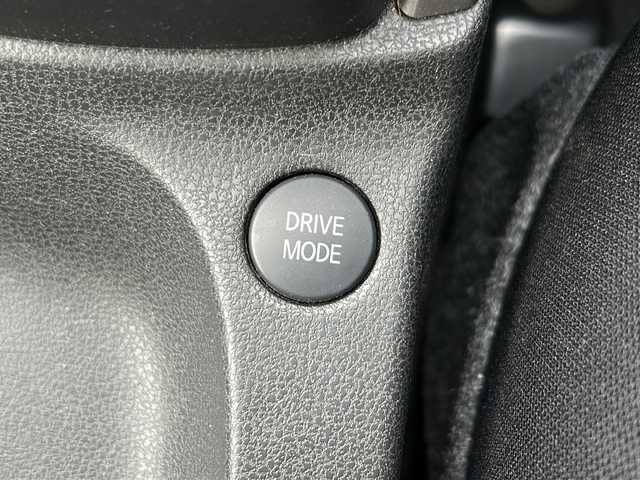 日産 ノート e－パワー X 山梨県 2017(平29)年 6.8万km スーパーブラック エマージェンシーブレーキ/純正ナビ/　(CD/AUX/BT/フルセグ)/バックカメラ/LEDオートライト/社外15インチアルミホイール/オートエアコン/スマートキー/ETC2.0