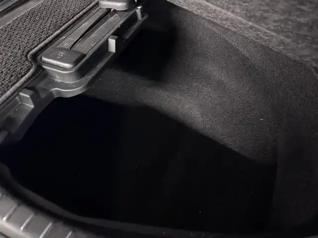 トヨタ アルファード S Cパッケージ 三重県 2020(令2)年 5.7万km ホワイトパールクリスタルシャイン ガソリン/FF/MTモード付インパネCVT/純正 9インチディスプレイオーディオ＋ナビ/（FM/AM/CD*/DVD*/USB/iPod/Bluetooth/TV/Miracast/CarPlay/AndroidAuto）/12.1インチ 後席モニター V12T-R68C/バックガイドモニター/モデリスタエアロ（F/S/R下）、スポーツマフラー/ブラックグリル（社外品?）/両側パワースライドドア/ETC/Toyota Safety Sense/・プリクラッシュセーフティ/・レーントレーシングアシスト/・クリアランスソナー/・パーキングサポートブレーキ/・アダプティブハイビームシステム/・レーダークルコン/・ロードサインアシスト/・先行車発進告知機能/・ブラインドスポットモニター＋リヤクロストラフィックアラート*/など/装備/・ツインムーンルーフ*/・デジタルインナーミラー*/・合皮シート/・パワーシート（D/N）/・エグゼクティブパワーシート（電動リクライニング＆オットマン（N/2nd））/・パワーバックドア/・シートヒーター・ベンチレーション（D/N）/・ステアリングヒーター/・オートライト/・3眼LEDヘッドランプ/・左右・後席独立オートエアコン/・純正18AW/・保/取/・スマートキーx1/など