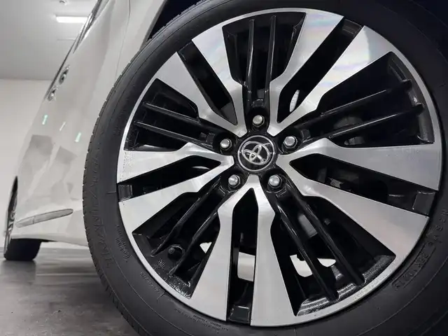 トヨタ アルファード S Cパッケージ 三重県 2020(令2)年 5.7万km ホワイトパールクリスタルシャイン ガソリン/FF/MTモード付インパネCVT/純正 9インチディスプレイオーディオ＋ナビ/（FM/AM/CD*/DVD*/USB/iPod/Bluetooth/TV/Miracast/CarPlay/AndroidAuto）/12.1インチ 後席モニター V12T-R68C/バックガイドモニター/モデリスタエアロ（F/S/R下）、スポーツマフラー/ブラックグリル（社外品?）/両側パワースライドドア/ETC/Toyota Safety Sense/・プリクラッシュセーフティ/・レーントレーシングアシスト/・クリアランスソナー/・パーキングサポートブレーキ/・アダプティブハイビームシステム/・レーダークルコン/・ロードサインアシスト/・先行車発進告知機能/・ブラインドスポットモニター＋リヤクロストラフィックアラート*/など/装備/・ツインムーンルーフ*/・デジタルインナーミラー*/・合皮シート/・パワーシート（D/N）/・エグゼクティブパワーシート（電動リクライニング＆オットマン（N/2nd））/・パワーバックドア/・シートヒーター・ベンチレーション（D/N）/・ステアリングヒーター/・オートライト/・3眼LEDヘッドランプ/・左右・後席独立オートエアコン/・純正18AW/・保/取/・スマートキーx1/など