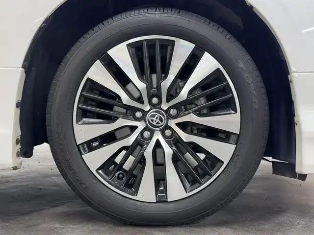 トヨタ アルファード S Cパッケージ 三重県 2020(令2)年 5.7万km ホワイトパールクリスタルシャイン ガソリン/FF/MTモード付インパネCVT/純正 9インチディスプレイオーディオ＋ナビ/（FM/AM/CD*/DVD*/USB/iPod/Bluetooth/TV/Miracast/CarPlay/AndroidAuto）/12.1インチ 後席モニター V12T-R68C/バックガイドモニター/モデリスタエアロ（F/S/R下）、スポーツマフラー/ブラックグリル（社外品?）/両側パワースライドドア/ETC/Toyota Safety Sense/・プリクラッシュセーフティ/・レーントレーシングアシスト/・クリアランスソナー/・パーキングサポートブレーキ/・アダプティブハイビームシステム/・レーダークルコン/・ロードサインアシスト/・先行車発進告知機能/・ブラインドスポットモニター＋リヤクロストラフィックアラート*/など/装備/・ツインムーンルーフ*/・デジタルインナーミラー*/・合皮シート/・パワーシート（D/N）/・エグゼクティブパワーシート（電動リクライニング＆オットマン（N/2nd））/・パワーバックドア/・シートヒーター・ベンチレーション（D/N）/・ステアリングヒーター/・オートライト/・3眼LEDヘッドランプ/・左右・後席独立オートエアコン/・純正18AW/・保/取/・スマートキーx1/など