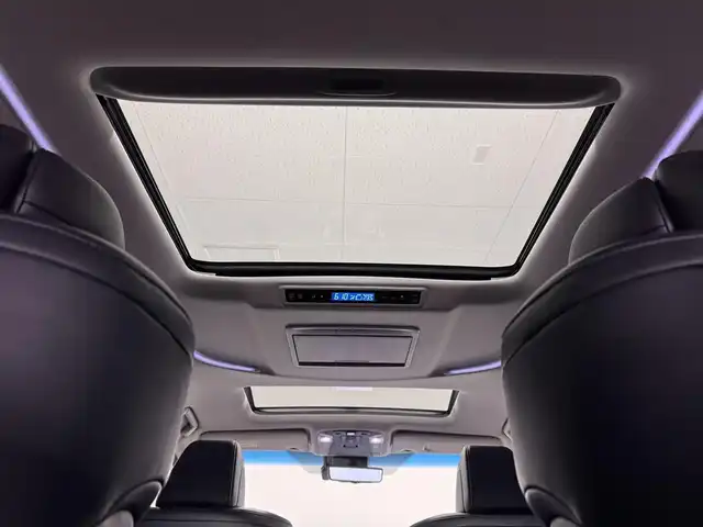 トヨタ アルファード S Cパッケージ 三重県 2020(令2)年 5.7万km ホワイトパールクリスタルシャイン ガソリン/FF/MTモード付インパネCVT/純正 9インチディスプレイオーディオ＋ナビ/（FM/AM/CD*/DVD*/USB/iPod/Bluetooth/TV/Miracast/CarPlay/AndroidAuto）/12.1インチ 後席モニター V12T-R68C/バックガイドモニター/モデリスタエアロ（F/S/R下）、スポーツマフラー/ブラックグリル（社外品?）/両側パワースライドドア/ETC/Toyota Safety Sense/・プリクラッシュセーフティ/・レーントレーシングアシスト/・クリアランスソナー/・パーキングサポートブレーキ/・アダプティブハイビームシステム/・レーダークルコン/・ロードサインアシスト/・先行車発進告知機能/・ブラインドスポットモニター＋リヤクロストラフィックアラート*/など/装備/・ツインムーンルーフ*/・デジタルインナーミラー*/・合皮シート/・パワーシート（D/N）/・エグゼクティブパワーシート（電動リクライニング＆オットマン（N/2nd））/・パワーバックドア/・シートヒーター・ベンチレーション（D/N）/・ステアリングヒーター/・オートライト/・3眼LEDヘッドランプ/・左右・後席独立オートエアコン/・純正18AW/・保/取/・スマートキーx1/など