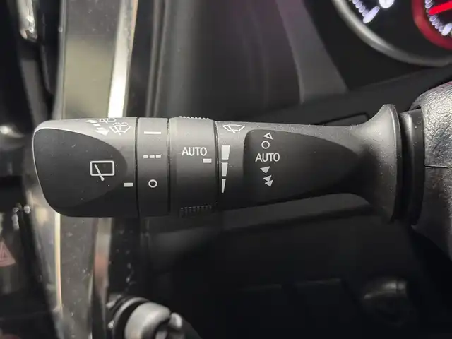 トヨタ アルファード S Cパッケージ 三重県 2020(令2)年 5.7万km ホワイトパールクリスタルシャイン ガソリン/FF/MTモード付インパネCVT/純正 9インチディスプレイオーディオ＋ナビ/（FM/AM/CD*/DVD*/USB/iPod/Bluetooth/TV/Miracast/CarPlay/AndroidAuto）/12.1インチ 後席モニター V12T-R68C/バックガイドモニター/モデリスタエアロ（F/S/R下）、スポーツマフラー/ブラックグリル（社外品?）/両側パワースライドドア/ETC/Toyota Safety Sense/・プリクラッシュセーフティ/・レーントレーシングアシスト/・クリアランスソナー/・パーキングサポートブレーキ/・アダプティブハイビームシステム/・レーダークルコン/・ロードサインアシスト/・先行車発進告知機能/・ブラインドスポットモニター＋リヤクロストラフィックアラート*/など/装備/・ツインムーンルーフ*/・デジタルインナーミラー*/・合皮シート/・パワーシート（D/N）/・エグゼクティブパワーシート（電動リクライニング＆オットマン（N/2nd））/・パワーバックドア/・シートヒーター・ベンチレーション（D/N）/・ステアリングヒーター/・オートライト/・3眼LEDヘッドランプ/・左右・後席独立オートエアコン/・純正18AW/・保/取/・スマートキーx1/など