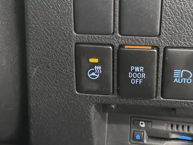 トヨタ アルファード S Cパッケージ 三重県 2020(令2)年 5.7万km ホワイトパールクリスタルシャイン ガソリン/FF/MTモード付インパネCVT/純正 9インチディスプレイオーディオ＋ナビ/（FM/AM/CD*/DVD*/USB/iPod/Bluetooth/TV/Miracast/CarPlay/AndroidAuto）/12.1インチ 後席モニター V12T-R68C/バックガイドモニター/モデリスタエアロ（F/S/R下）、スポーツマフラー/ブラックグリル（社外品?）/両側パワースライドドア/ETC/Toyota Safety Sense/・プリクラッシュセーフティ/・レーントレーシングアシスト/・クリアランスソナー/・パーキングサポートブレーキ/・アダプティブハイビームシステム/・レーダークルコン/・ロードサインアシスト/・先行車発進告知機能/・ブラインドスポットモニター＋リヤクロストラフィックアラート*/など/装備/・ツインムーンルーフ*/・デジタルインナーミラー*/・合皮シート/・パワーシート（D/N）/・エグゼクティブパワーシート（電動リクライニング＆オットマン（N/2nd））/・パワーバックドア/・シートヒーター・ベンチレーション（D/N）/・ステアリングヒーター/・オートライト/・3眼LEDヘッドランプ/・左右・後席独立オートエアコン/・純正18AW/・保/取/・スマートキーx1/など