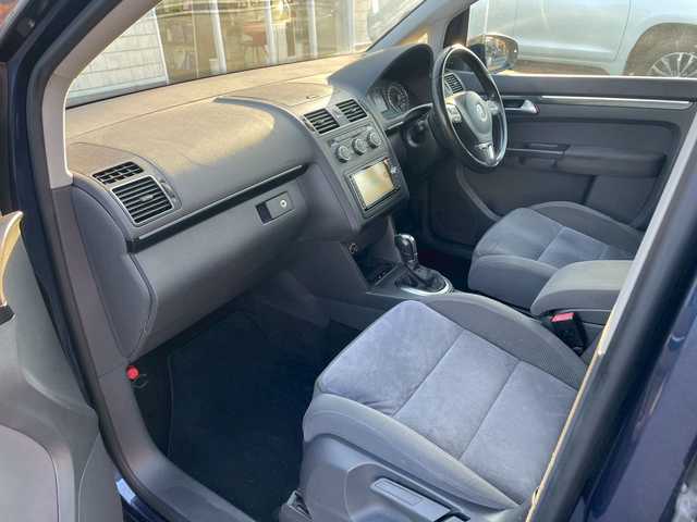 フォルクスワーゲン ゴルフ トゥーラン TSI ハイライン 宮崎県 2014(平26)年 10.5万km 紺Ｍ 純正ナビ/フルセグTV/バックカメラ/ルーフレール/コーナーセンサー/キセノンライト/スペアキー/取扱説明書