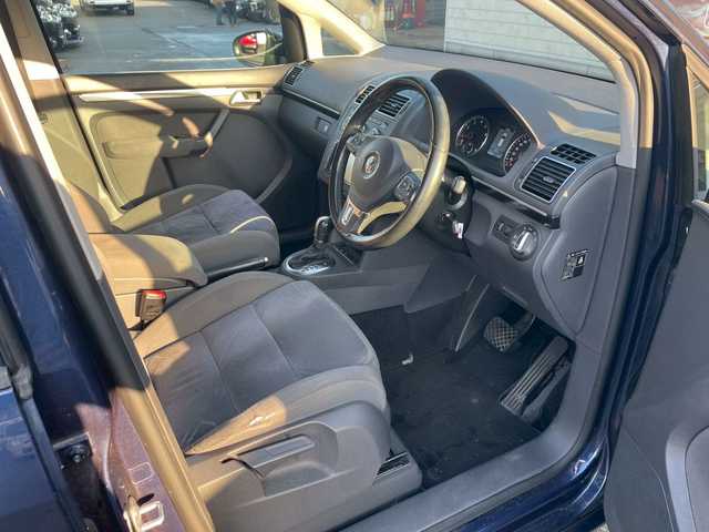 フォルクスワーゲン ゴルフ トゥーラン TSI ハイライン 宮崎県 2014(平26)年 10.5万km 紺Ｍ 純正ナビ/フルセグTV/バックカメラ/ルーフレール/コーナーセンサー/キセノンライト/スペアキー/取扱説明書