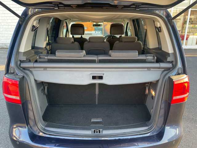 フォルクスワーゲン ゴルフ トゥーラン TSI ハイライン 宮崎県 2014(平26)年 10.5万km 紺Ｍ 純正ナビ/フルセグTV/バックカメラ/ルーフレール/コーナーセンサー/キセノンライト/スペアキー/取扱説明書