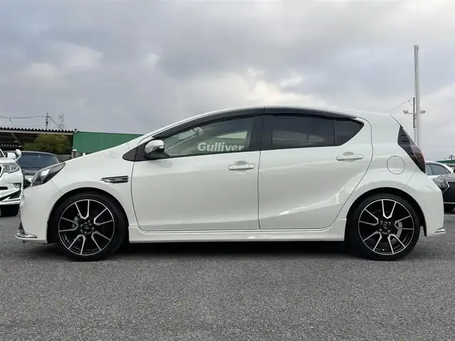 トヨタ アクア G G’s 千葉県 2016(平28)年 7.7万km ライムホワイトパールクリスタルシャイン プリクラッシュセーフティー/レーンキープアシスト/ALPINE8インチSDナビ【EX8V】/・CD/DVD/MSV/Bluetooth/フルセグ/バックカメラ/スマートキー/クルーズコントロール/専用ハーフレザーシート/専用17インチアルミホイール/純正LEDヘッドライト/フォグランプ/LEDビーム/オートマチックハイビーム/プッシュスタート/本革巻きステアリング/ドアバイザー/ETC/アイドリングストップ/新車時保証書＆取扱説明書