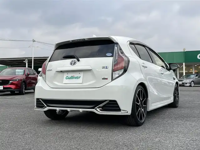 トヨタ アクア G G’s 千葉県 2016(平28)年 7.7万km ライムホワイトパールクリスタルシャイン プリクラッシュセーフティー/レーンキープアシスト/ALPINE8インチSDナビ【EX8V】/・CD/DVD/MSV/Bluetooth/フルセグ/バックカメラ/スマートキー/クルーズコントロール/専用ハーフレザーシート/専用17インチアルミホイール/純正LEDヘッドライト/フォグランプ/LEDビーム/オートマチックハイビーム/プッシュスタート/本革巻きステアリング/ドアバイザー/ETC/アイドリングストップ/新車時保証書＆取扱説明書