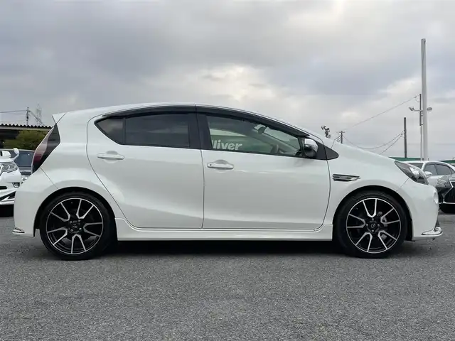 トヨタ アクア G G’s 千葉県 2016(平28)年 7.7万km ライムホワイトパールクリスタルシャイン プリクラッシュセーフティー/レーンキープアシスト/ALPINE8インチSDナビ【EX8V】/・CD/DVD/MSV/Bluetooth/フルセグ/バックカメラ/スマートキー/クルーズコントロール/専用ハーフレザーシート/専用17インチアルミホイール/純正LEDヘッドライト/フォグランプ/LEDビーム/オートマチックハイビーム/プッシュスタート/本革巻きステアリング/ドアバイザー/ETC/アイドリングストップ/新車時保証書＆取扱説明書