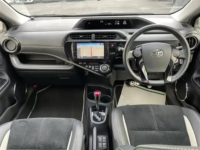 トヨタ アクア G G’s 千葉県 2016(平28)年 7.7万km ライムホワイトパールクリスタルシャイン プリクラッシュセーフティー/レーンキープアシスト/ALPINE8インチSDナビ【EX8V】/・CD/DVD/MSV/Bluetooth/フルセグ/バックカメラ/スマートキー/クルーズコントロール/専用ハーフレザーシート/専用17インチアルミホイール/純正LEDヘッドライト/フォグランプ/LEDビーム/オートマチックハイビーム/プッシュスタート/本革巻きステアリング/ドアバイザー/ETC/アイドリングストップ/新車時保証書＆取扱説明書