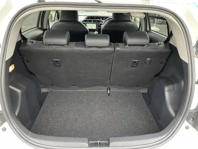 トヨタ アクア G G’s 千葉県 2016(平28)年 7.7万km ライムホワイトパールクリスタルシャイン プリクラッシュセーフティー/レーンキープアシスト/ALPINE8インチSDナビ【EX8V】/・CD/DVD/MSV/Bluetooth/フルセグ/バックカメラ/スマートキー/クルーズコントロール/専用ハーフレザーシート/専用17インチアルミホイール/純正LEDヘッドライト/フォグランプ/LEDビーム/オートマチックハイビーム/プッシュスタート/本革巻きステアリング/ドアバイザー/ETC/アイドリングストップ/新車時保証書＆取扱説明書