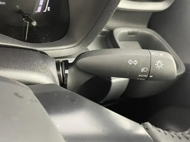 トヨタ シエンタ ハイブリッド Z 埼玉県 2025(令7)年 1.1万km ベージュ 純正１０．５型ナＤＡ　全方位　ＢＳＭ　ＥＴＣ　ドライブレコーダー　ＬＥＤヘッドライト　ＢＳＭ　スマートキー　トヨタセーフティセンス　Ｂｌｕｅｔｏｏｔｈ　ＵＳＢ　フルセグＴＶ　アイドリングストップ