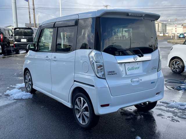 日産 デイズ ルークス HWS X Vセレクション 新潟県 2016(平28)年 4.7万km ホワイトパール カーオーディオ/衝突軽減装置/両側電動スライドドア/純正15インチAW付サマータイヤ/リヤシーリングファン/アイドリングストップ　/プッシュスタート/ABS/横滑り防止装置/盗難防止装置/純正フロアマット