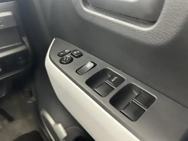 スズキ ハスラー G 千葉県 2015(平27)年 4.3万km フェニックスレッドパール/ブルーイッシュブラックパール スズキレーダーブレーキサポート/純正スマートフォン連携ナビ/・Bluetooth/ワンセグTV/・バックカメラ/D席シートヒーター/純正フロアマット/純正ドアバイザー/ハロゲンヘッドライト/・ヘッドライトイベライザー/アイドリングストップ/プッシュスタート/・スマートキー