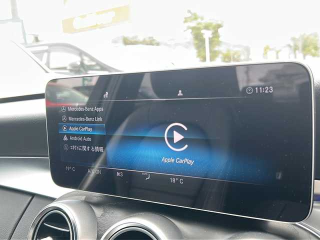 メルセデス・ベンツ Ｃ２２０ｄ アバンギャルド　AMGライン 大阪府 2018(平30)年 7万km ダイヤモンドホワイト エアサス/パーキングアシスト/レザーシート/前席パワーシート/前席シートヒーター/前席メモリーシート/純正ナビ/フルセグTV/Bluetooth/バックカメラ/レーダークルーズコントロール/トランクオープナーボタン/純正ドライブレコーダー/パドルシフト/BSM/3点エアバッグ/ETC2.0/スマートキー