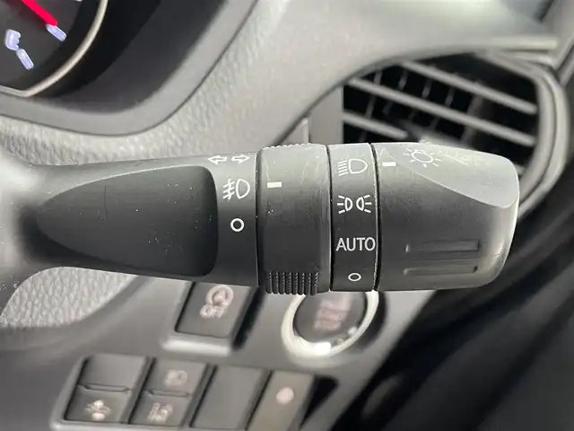 トヨタ ノア Si ダブルバイビーⅡ 滋賀県 2019(令1)年 6.4万km ブラック 禁煙車/純正10型ナビ/CD.DVD.Bluetooth.フルセグ/バックカメラ/12.1型フリップダウンモニター/トヨタセーフティセンス/・プリクラッシュセーフティ/・レーンディパーチャーアラート/・オートマチックハイビーム/クルーズコントロール/LEDヘッドライト/オートライト/ハーフレザーシート/両側パワースライドドア/ビルトインETC2.0/純正前方ドライブレコーダー/テレビキャンセラー/アイドリングストップ/クリアランスソナー