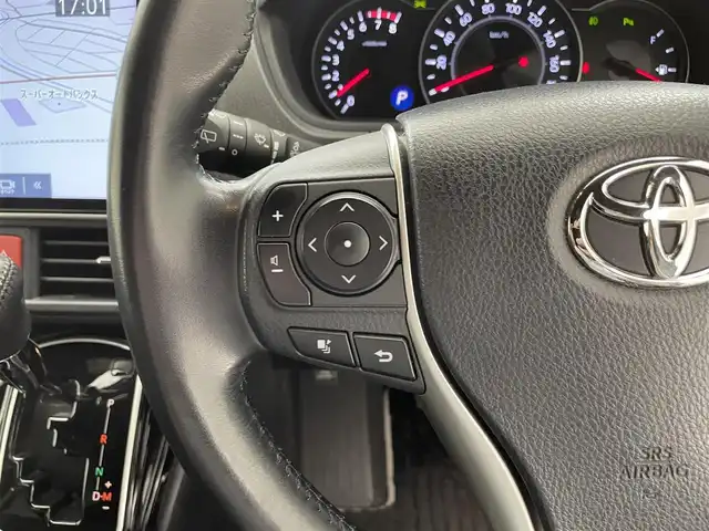 トヨタ ノア Si ダブルバイビーⅡ 滋賀県 2019(令1)年 6.4万km ブラック 禁煙車/純正10型ナビ/CD.DVD.Bluetooth.フルセグ/バックカメラ/12.1型フリップダウンモニター/トヨタセーフティセンス/・プリクラッシュセーフティ/・レーンディパーチャーアラート/・オートマチックハイビーム/クルーズコントロール/LEDヘッドライト/オートライト/ハーフレザーシート/両側パワースライドドア/ビルトインETC2.0/純正前方ドライブレコーダー/テレビキャンセラー/アイドリングストップ/クリアランスソナー