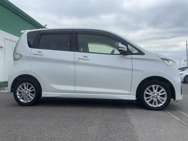 日産 デイズ HWS X Vセレ +SeftyⅡ 徳島県 2015(平27)年 8.7万km ホワイトパール ケンウッド７インチナビ【MDV-L402】/衝突被害軽減システム/横滑り防止装置/純正14インチアルミホイール/純正フロアマット/バックカメラ/ドライブレコーダー/スマートキー/プッシュスタート/ドアバイザー