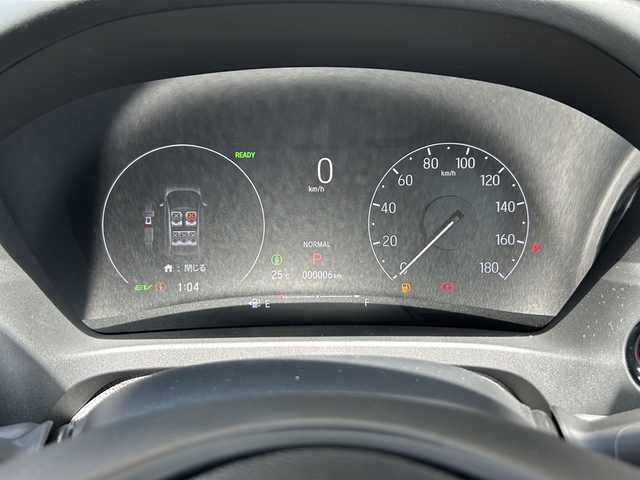 ホンダ ヴェゼル ハイブリッド e:HEV Z 静岡県 2025(令7)年 0.1万km未満 クリスタルブラックパール 【主要装備】/Ｈｏｎｄａ　ＣＯＮＮＥＣＴディスプレー/ＥＴＣ２．０車載器/ワイヤレス充電器　/メモリナビ/バックカメラ　/パワーバックドア　/プッシュスタート　/スマートキー　/純正１８インチアルミホイール　/レーダークルーズコントロール/前席シートヒーター/ハーフレザーシート/アップルカープレイ/アンドロイドオート/レーダークルーズコントロール/プリクラッシュセーフティ/クリアランスソナー