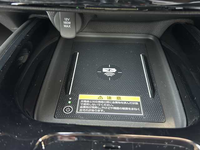 ホンダ ヴェゼル ハイブリッド e:HEV Z 静岡県 2025(令7)年 0.1万km未満 クリスタルブラックパール 【主要装備】/Ｈｏｎｄａ　ＣＯＮＮＥＣＴディスプレー/ＥＴＣ２．０車載器/ワイヤレス充電器　/メモリナビ/バックカメラ　/パワーバックドア　/プッシュスタート　/スマートキー　/純正１８インチアルミホイール　/レーダークルーズコントロール/前席シートヒーター/ハーフレザーシート/アップルカープレイ/アンドロイドオート/レーダークルーズコントロール/プリクラッシュセーフティ/クリアランスソナー