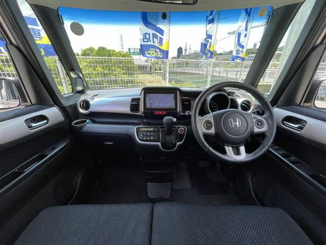 ホンダ Ｎ ＢＯＸ 2トーン G ターボ Lパッケージ 兵庫県 2014(平26)年 9万km チェリーシェルピンクメタリック (株)IDOMが運営する【じしゃロン神戸名谷店】の自社ローン専用車両になりますこちらは現金またはオートローンご利用時の価格です。自社ローンご希望の方は別途その旨お申付け下さい/社外メモリナビ(NR-MZ40)/CD/DVD/フルセグTV/ETC/両側電動スライドドア/クルーズコントロール/アイドリングストップシステム/革巻きステアリングホイール/パドルシフト/ステアリングスイッチ/サイドバイザー/ターボ/スマートキー/スペアキー1本/保証書