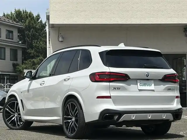 ＢＭＷ ＢＭＷ Ｘ５ xDrive 40d Mスポーツ 宮城県 2023(令5)年 1.1万km ミネラルホワイト ワンオーナー/純正メーカーナビ（FM:AM:TV:BT：USBポート）//バーチャルコックピット//ドラレコ前後//スマートキー//サンルーフ//オートクルーズコントロール//ＨＤＣ//360°ビュー//3Dビュー//ETC//純正オーディオｈａｒｍａｎ　ｋａｒｄｏｎ//純正メモリナビ（ＦＭ，ＡＭ，ＢＴ）//フルセグテレビ//アダプティブエアサス//アイドリングストップ//プッシュスタート//全席ヒートシート　パワーシート//D/Nエアーシート//インテリジェントセーフティ//温度調整機能付きドリンクホルダー//USBポート//横滑り防止機能//D/Nマッサージシート//パーキングアシスト//スマホ充電トレイ