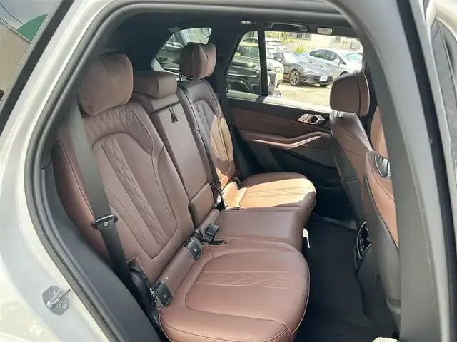 ＢＭＷ ＢＭＷ Ｘ５ xDrive 40d Mスポーツ 宮城県 2023(令5)年 1.1万km ミネラルホワイト ワンオーナー/純正メーカーナビ（FM:AM:TV:BT：USBポート）//バーチャルコックピット//ドラレコ前後//スマートキー//サンルーフ//オートクルーズコントロール//ＨＤＣ//360°ビュー//3Dビュー//ETC//純正オーディオｈａｒｍａｎ　ｋａｒｄｏｎ//純正メモリナビ（ＦＭ，ＡＭ，ＢＴ）//フルセグテレビ//アダプティブエアサス//アイドリングストップ//プッシュスタート//全席ヒートシート　パワーシート//D/Nエアーシート//インテリジェントセーフティ//温度調整機能付きドリンクホルダー//USBポート//横滑り防止機能//D/Nマッサージシート//パーキングアシスト//スマホ充電トレイ