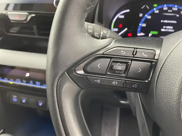 トヨタ ヤリスクロス ハイブリッド Z アドベンチャー 愛知県 2023(令5)年 1.9万km プラチナホワイトパールマイカ メーカー8インチメモリナビ/(BT/FM/AM/Miracast)/全方位バックカメラ/ハーフレザーシート/前席シートヒーター/D席パワーシート/前後ドラレコ/ETC/トヨタセーフティセンス/・レーンキープアシスト/・ブラインドスポットモニター/・クリアランスソナー/・リアクロストラフィックアラート/・パーキングサポートブレーキ/・ロードサインアシスト/PWRモード/エコモード/EVモード/オートブレーキホールド/純正18インチAW/純正フロアマット/純正LEDヘッドライト/ドアバイザー