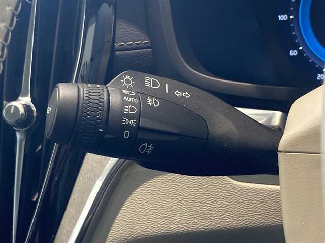ボルボ ボルボ Ｖ６０ アルティメット B4 熊本県 2022(令4)年 0.8万km パール ・スマートキー/・プッシュスタート/・パノラマサンルーフ/・PilotAssist/・レーンキープエイド/・ロードサインインフォメーション/・前車発進通知/・パーキングセンサー/・ハイビームアシスト/・クルーズコントロール(追従式)/・グレー革シート/・前席パワーシート/・前席エアシート /・全席シートヒーター /・ハンドルヒーター /・純正googleナビ/　【Bluetooth・USB・AppleCarPlay・AndroidAuto】/・harman/kardonサウンドシステム/・全方位カメラ/・ETC/・ワイヤレス充電/・ドライブレコーダー(前後録画)/・パワーバックドア/・LEDヘッドランプ/・LEDフォグランプ/・純正マット