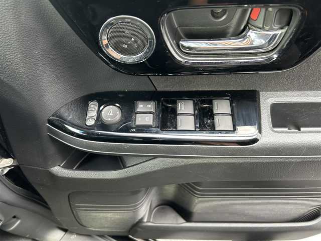 ホンダ Ｎ ＢＯＸ カスタム L ターボ 静岡県 2023(令5)年 2.1万km クリスタルブラックパール 純正ギャザーズナビ/（AM/FM/CD/DVD/BT)/フルセグTV/バックカメラ/アイドリングストップ/両側パワースライドドア/前方ドライブレコーダー/ビルトインETC/レーダークルーズコントロール/コーナーセンサー/LEDヘッドライト/ハーフレザーシート/オートライト/オートマチックハイビーム/スマートキー/プッシュスタート/ターボ車/衝突被害軽減ブレーキ/レーンキープアシスト/横滑り防止装置/電動パーキングブレーキ/パドルシフト/取り扱い説明書/保証書