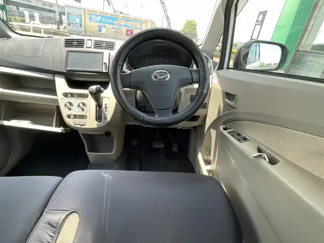 ダイハツ ムーヴ L SA 群馬県 2013(平25)年 6.3万km ホワイト 純正SDナビ（Bluetooth、CD、DVD、ワンセグTV）/ABS/横滑り防止装置/Wエアバッグ/衝突被害軽減システム/取扱説明書/社外アルミスタッドレスタイヤ積み込み/社外アルミサマータイヤ積み込み