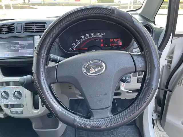 ダイハツ ムーヴ L SA 群馬県 2013(平25)年 6.3万km ホワイト 純正SDナビ（Bluetooth、CD、DVD、ワンセグTV）/ABS/横滑り防止装置/Wエアバッグ/衝突被害軽減システム/取扱説明書/社外アルミスタッドレスタイヤ積み込み/社外アルミサマータイヤ積み込み
