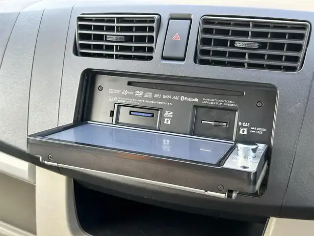 ダイハツ ムーヴ L SA 道南・函館 2013(平25)年 6.3万km ホワイト ・純正ＳＤナビ（Ｂｌｕｅｔｏｏｔｈ、ＣＤ、ＤＶＤ）/・フルセグＴＶ/・衝突軽減ブレーキ/・ＡＢＳ/・横滑り防止装置/・Ｗエアバッグ/・社外アルミスタッドレスタイヤ積み込み/・社外アルミサマータイヤ積み込み
