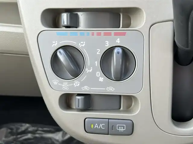 ダイハツ ムーヴ L SA 道南・函館 2013(平25)年 6.3万km ホワイト ・純正ＳＤナビ（Ｂｌｕｅｔｏｏｔｈ、ＣＤ、ＤＶＤ）/・フルセグＴＶ/・衝突軽減ブレーキ/・ＡＢＳ/・横滑り防止装置/・Ｗエアバッグ/・社外アルミスタッドレスタイヤ積み込み/・社外アルミサマータイヤ積み込み