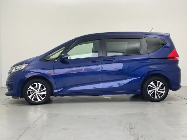 ホンダ フリード ハイブリット G 愛知県 2018(平30)年 4.9万km コバルトブルーパール 純正ナビ/・Bluetooth/・CD/DVD/・フルセグテレビ/バックカメラ/両側パワースライドドア/衝突軽減ブレーキ/レーンキープアシスト/オートマチックハイビーム/ハーフレザーシート/レーダークルーズコントロール/純正15インチアルミホイール/LEDヘッドライト