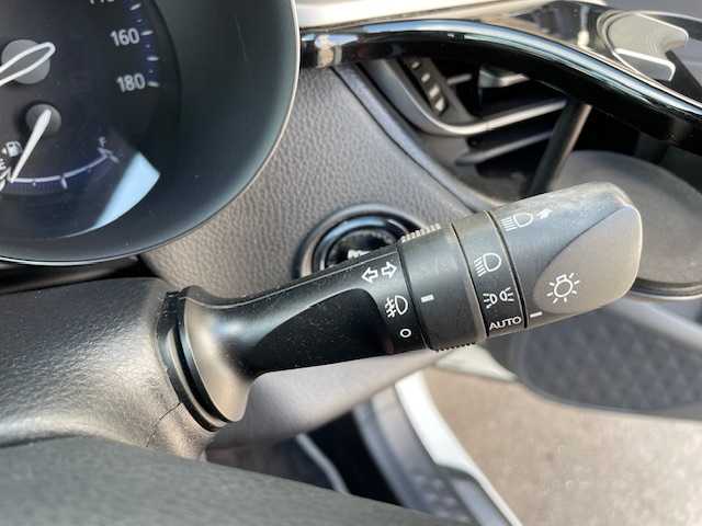 トヨタ Ｃ－ＨＲ G モード ネロ 愛知県 2019(平31)年 6.4万km ホワイトパールクリスタルシャイン TRDエアロ/衝突軽減ブレーキ/レーンキープアシスト/クルーズコントロール/シートヒーター/ナビ・ワンセグTV/バックカメラ/ETC /純正18インチアルミホイール /LEDヘッドライト /オートライト /スマートキー