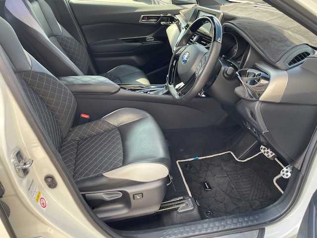 トヨタ Ｃ－ＨＲ G モード ネロ 愛知県 2019(平31)年 6.4万km ホワイトパールクリスタルシャイン TRDエアロ/衝突軽減ブレーキ/レーンキープアシスト/クルーズコントロール/シートヒーター/ナビ・ワンセグTV/バックカメラ/ETC /純正18インチアルミホイール /LEDヘッドライト /オートライト /スマートキー