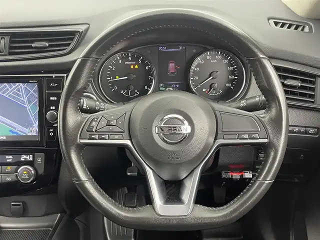 日産 エクストレイル 20X エクストリーマーX 岡山県 2018(平30)年 5.7万km バーニングレッド 純正9インチナビ/・FM/AM/Bluetooth/フルセグ/CD/DVD/アラウンドビューモニター/インテリジェントルームミラー/インテリジェントエマージェンシーブレーキ/車線逸脱警報/防止支援システム/フロント＆バックソナー/パワーバックドア/防水シート/・シートヒーター/前後ドライブレコーダー/ETC/LEDヘッドライト/ドアバイザー/グロスブラック18インチアルミホイール/純正フロアマット