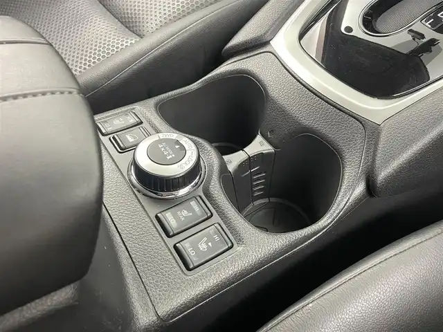 日産 エクストレイル 20X エクストリーマーX 岡山県 2018(平30)年 5.7万km バーニングレッド 純正9インチナビ/・FM/AM/Bluetooth/フルセグ/CD/DVD/アラウンドビューモニター/インテリジェントルームミラー/インテリジェントエマージェンシーブレーキ/車線逸脱警報/防止支援システム/フロント＆バックソナー/パワーバックドア/防水シート/・シートヒーター/前後ドライブレコーダー/ETC/LEDヘッドライト/ドアバイザー/グロスブラック18インチアルミホイール/純正フロアマット