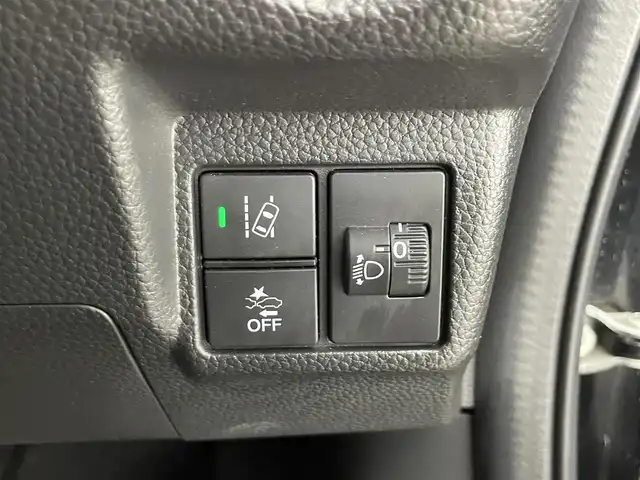 ホンダ Ｎ ＢＯＸ カスタム L スタイル+ブラック 滋賀県 2022(令4)年 4.3万km クリスタルブラックパール 純正８インチナビ/(AM/FM/CD/DVD/Bluetooth/フルセグTV)/バックカメラ/クリアランスソナー/両側パワースライドドア/ETC2.0/ホンダセンシング/・衝突軽減ブレーキ/・誤発進抑制機能・歩行者事故低減ステアリング/・路外逸脱抑制機能/・アダプティブ・クルーズ・コントロール/・車線維持支援システム/・先行車発進お知らせ機能/・標識認識機能　/シートヒーター(D/N)/純正１４インチアルミホイール